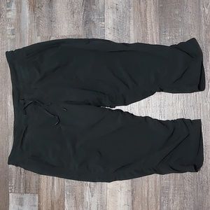 Kirkland Black Athletic Capri